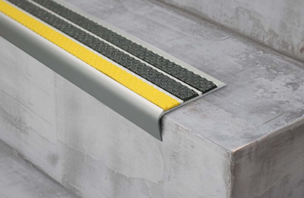 Tredsafe AA347 Uncovered Stair Nosing